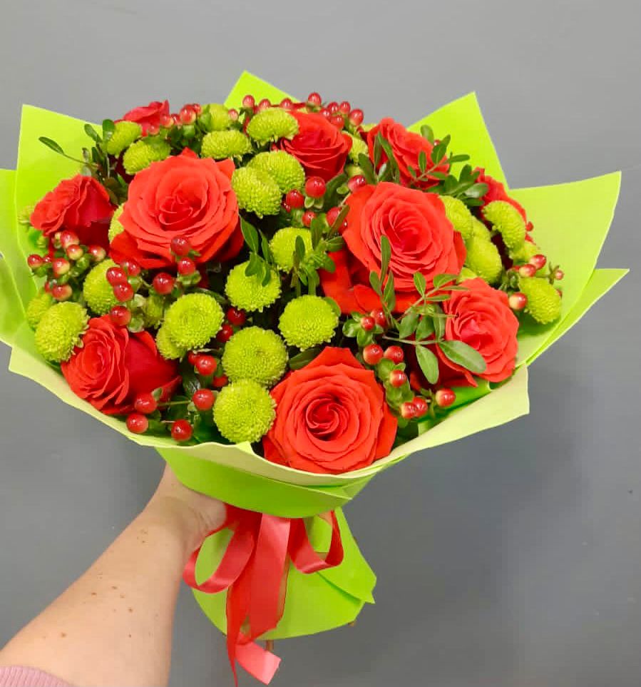 Букет цветов из: Хризантемы и Розы в Бугульму