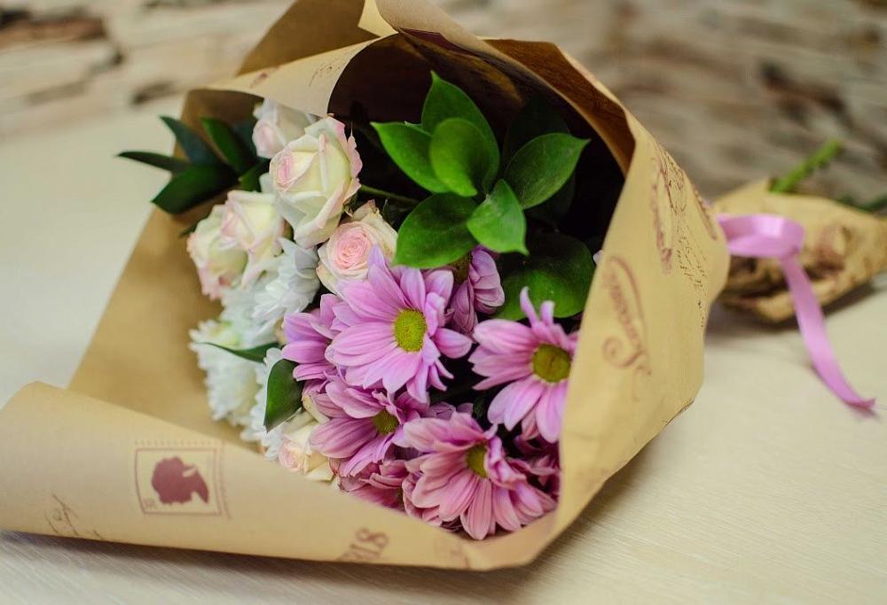 Букет цветов из: Розы и Хризантемы в Бугульму