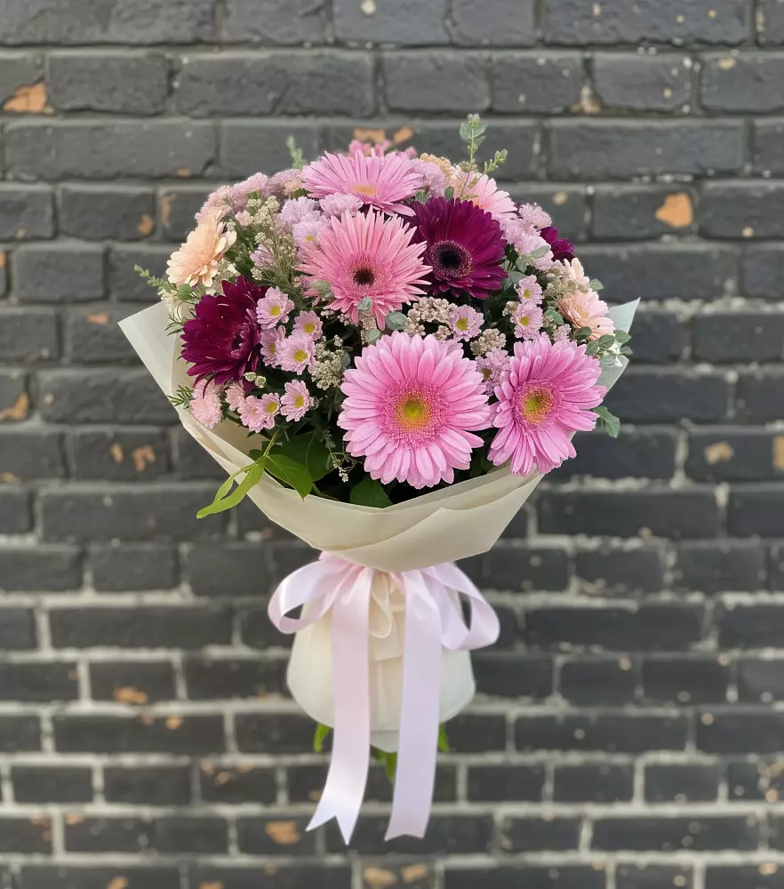 Букет цветов из: Герберы и Хризантемы в Бугульму
