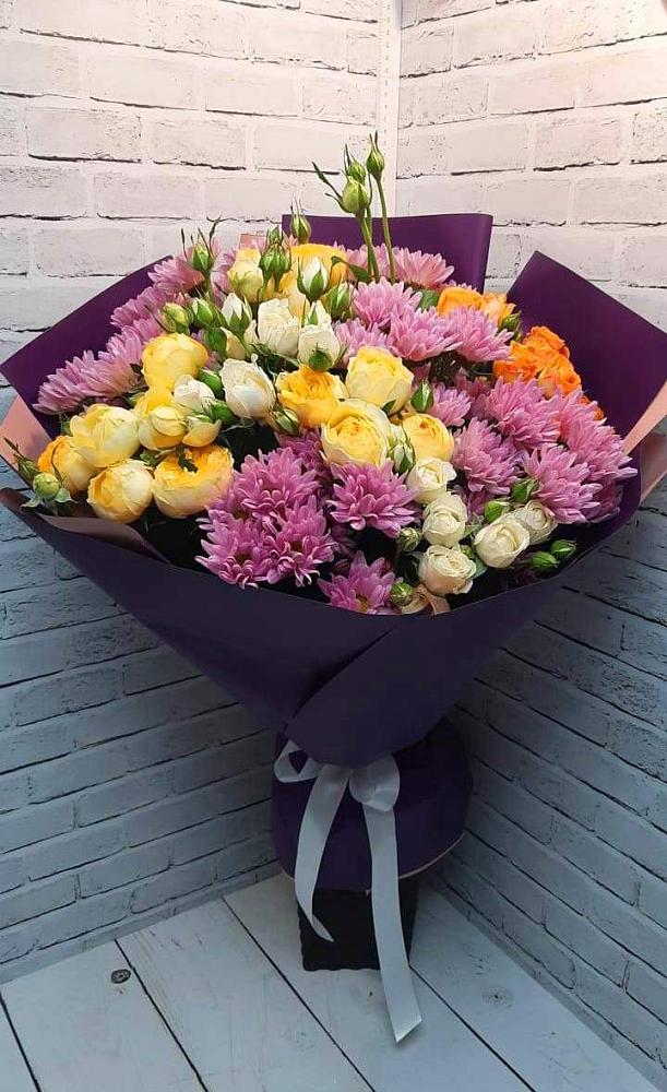 Букет цветов из: Хризантемы и Розы в Бугульму