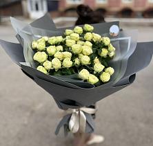 Букет Белые кустовые розы Солинеро в Бугульму