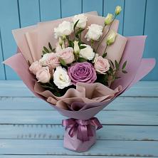 Букет цветов из:  Розы и Лизиантусы в Бугульму