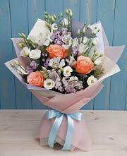 Букет цветов из:  Лизиантусы, Розы, Альстромерии и Гипсофила в Бугульму