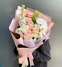 Букет цветов из:  Хризантемы и Розы в Бугульму