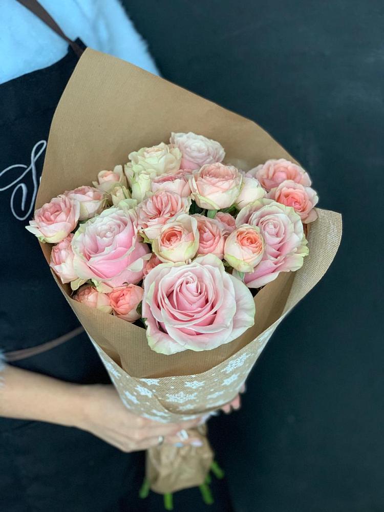 Букет цветов из: Хризантемы и Розы в Бугульму