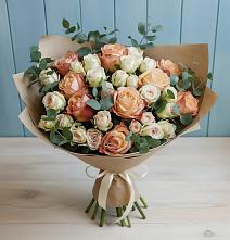 Букет цветов из:  Альстромерии и Розы в Бугульму